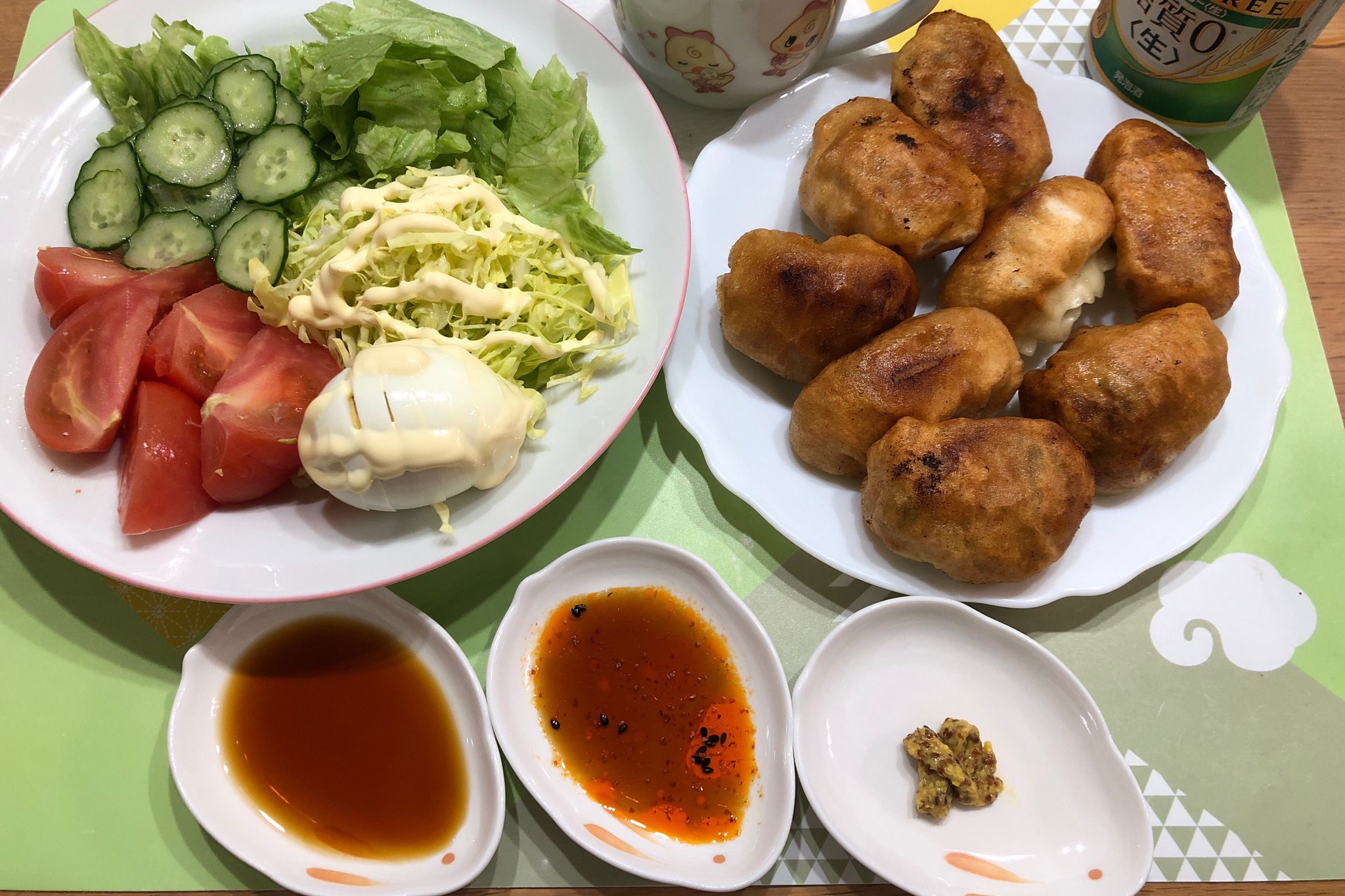 Pao2 ホワイト餃子高島平店 板橋 テイクアウトのみで営業中 予め電話注文して予約時間に行けば待ちなし 持ち帰り時に車内に充満する餃子臭 本日用意したタレは 醤油とお酢 辣油とお酢と醤油と七味唐辛子 マスタードと七味唐辛子 皮が厚め Pao2 ホワイト餃子高島平店 板橋 テイクアウトのみで営業中 予め電話注文して予約時間に行けば待ちなし 持ち帰り時に車内に充満する餃子臭 本日用意したタレは 醤油とお酢 辣油とお酢と醤油と七味唐辛子 マスタードと七味唐辛子 皮が厚め