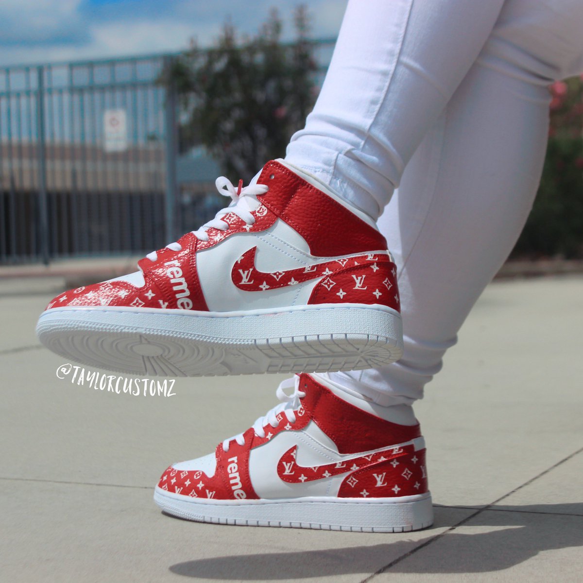 taylorcustomz's tweet photo. Supreme x Louis Vuitton Air Jordan 1s #customshoes #supreme https://t.co/K84FjD8X4L