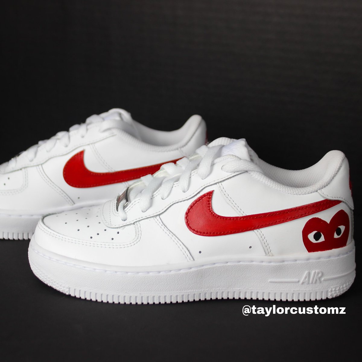 taylorcustomz's tweet photo. Red CDG Air Force 1 #CDG #customshoes https://t.co/ycUqxCaof4