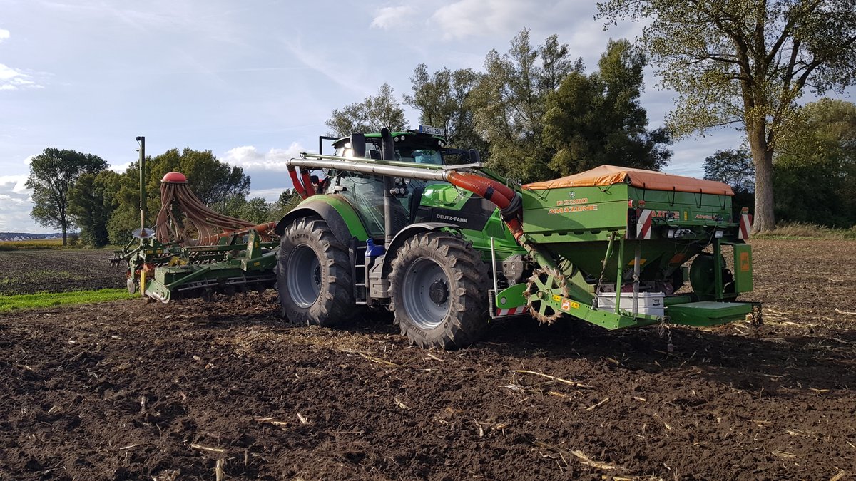 agribumper's tweet photo. reactivating our twitter account as we have more than 100.000 followers on Instagram, facebook and youtube all together, why not Twitter? 

#agribumper #frontweight #tractorbumper #deutzfahr #amzone chekc for more https://t.co/Qtev3xmmUN https://t.co/5pXHCPAQM3