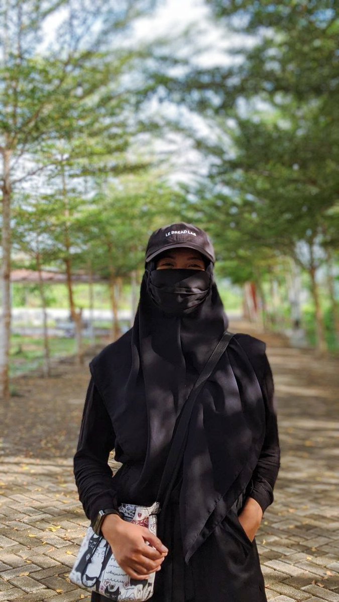 siuchiea's tweet photo. Nahan Lapar sama Haus mah gak seberapa ,, 
Yang gak bisa ditahan itu ya rindu aku ke kamu 😂😂😂 ,, 

Dapat salam dari iklan sirup marjan 😁😁

#Ramadhankareem #Ramadan #COVID19 https://t.co/srEzFUtKQz