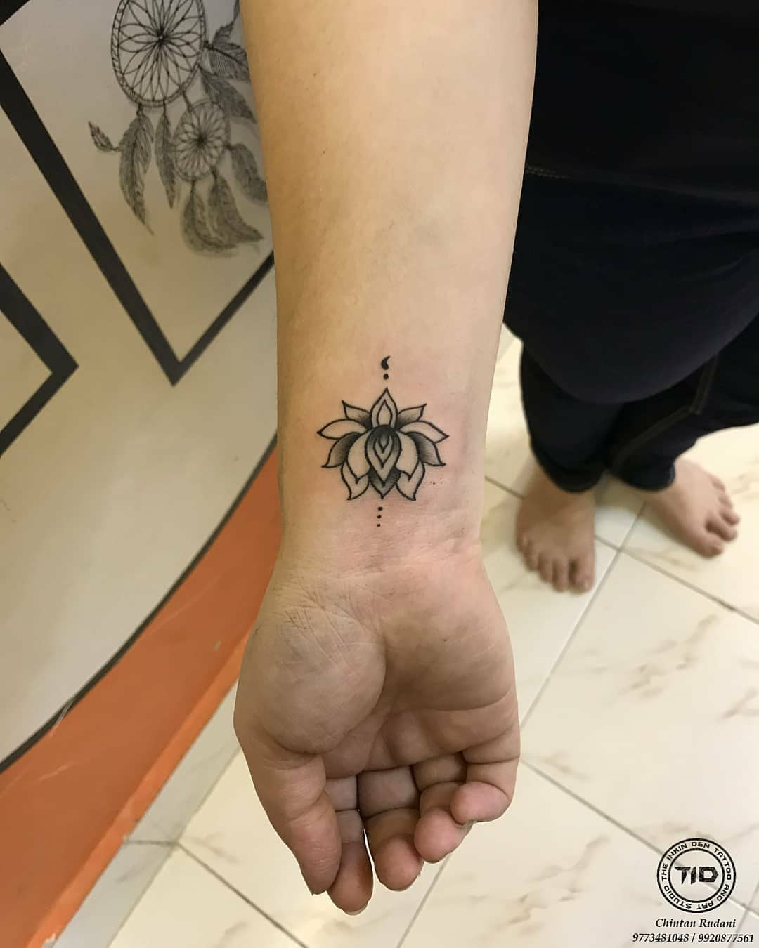 Aggregate 150+ minimalist lotus tattoo latest