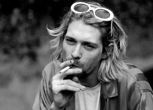 'Bana gülüyorlar, çünkü farklıyım. Ben de onlara gülüyorum, çünkü hepsi aynı.' 

- Kurt Cobain