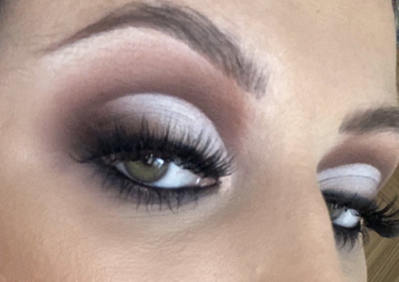 LindsayMak91's tweet photo. #softglam #Isolation #cute #MAKEUPMUCH #makeupideas @fentybeauty @UrbanDecay @VioletVossxo @bperfectcosm https://t.co/fJN4j3vx6Q