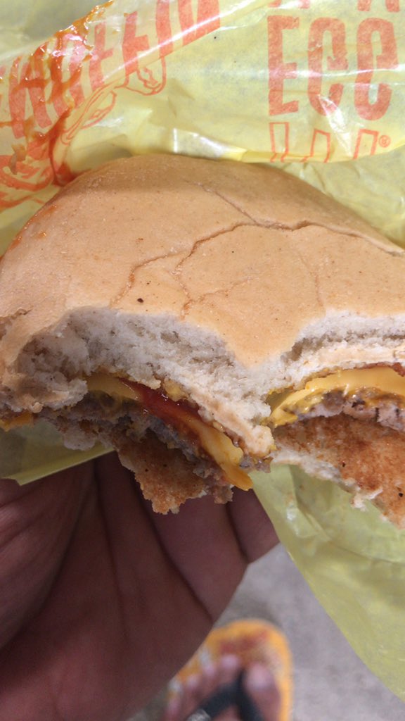 JR57602604's tweet photo. @McDonalds what kind of #fuckery is this bullshit https://t.co/fS1tp9zWpC