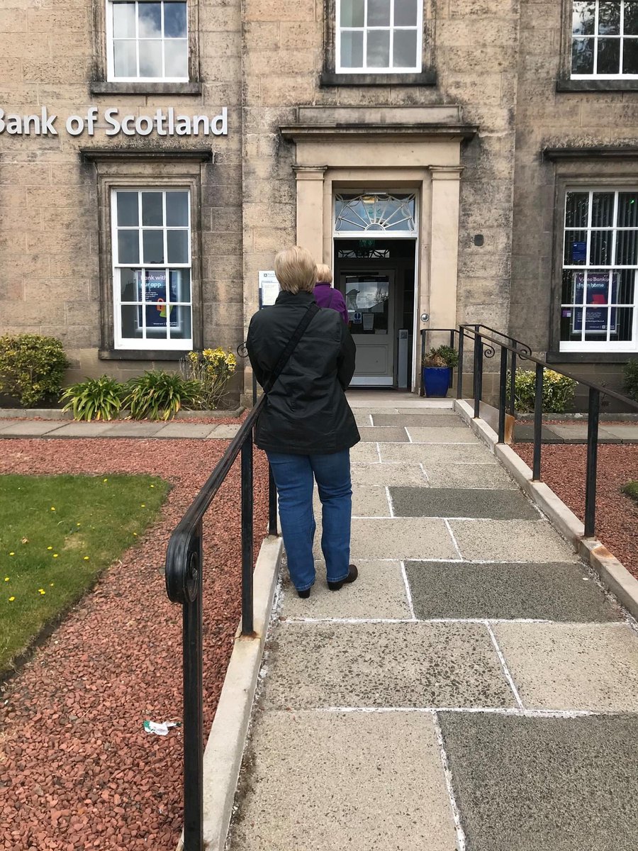 WelcoMe_Users's tweet photo. Yesterday Karen stood in a queue @RBS. She, pressed the “arrival” button on her #WelcomeApp and a staff member collected her from the queue and took her into the bank. #CustomerService through #Tech4Good. #AccessForAll #Accessibility #COVID19. supermarkets &amp; pharmacies next? https://t.co/O7NPEHD6Qm
