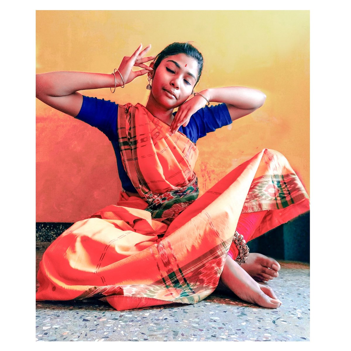 Snehaspeaking's tweet photo. Listen to God, Remind the love 😌
Every day is a dance day❤️...
HAPPY INTERNATIONAL DANCE DAY 🌻
•
•
•
•
#dance #dancer #classicaldancer #internationaldanceday #bharatanatyam https://t.co/hs3aiVBmbS