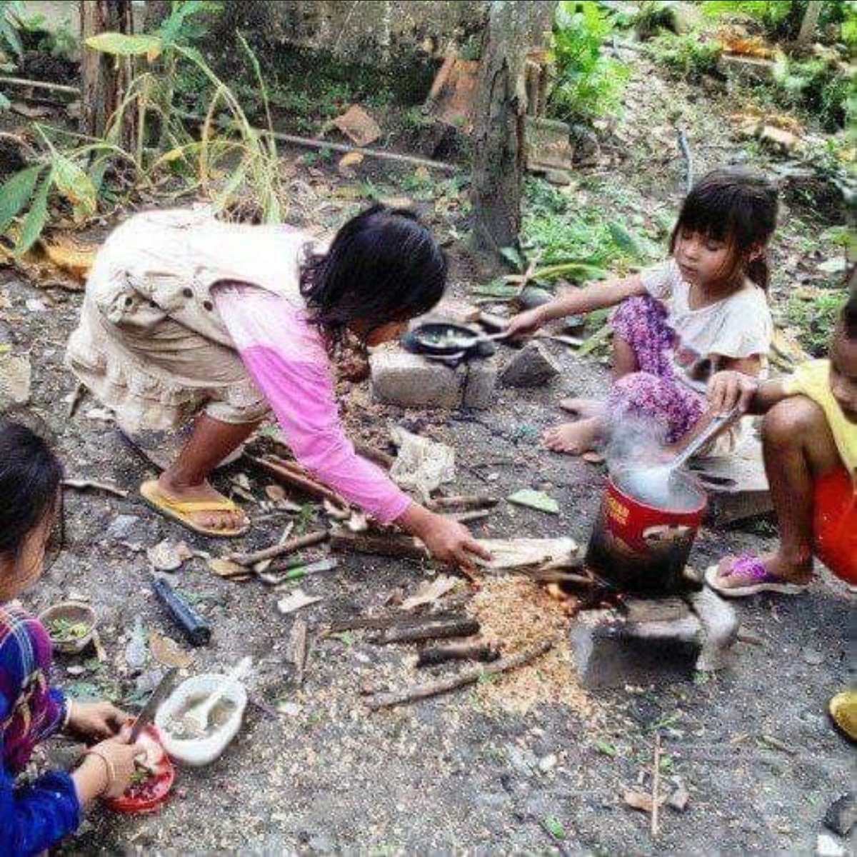 _AmirAsyraf_'s tweet photo. Rt jika anda ingin kembali di zaman kanak kanak seperti ini 🥰 https://t.co/tQpT6TVc7p