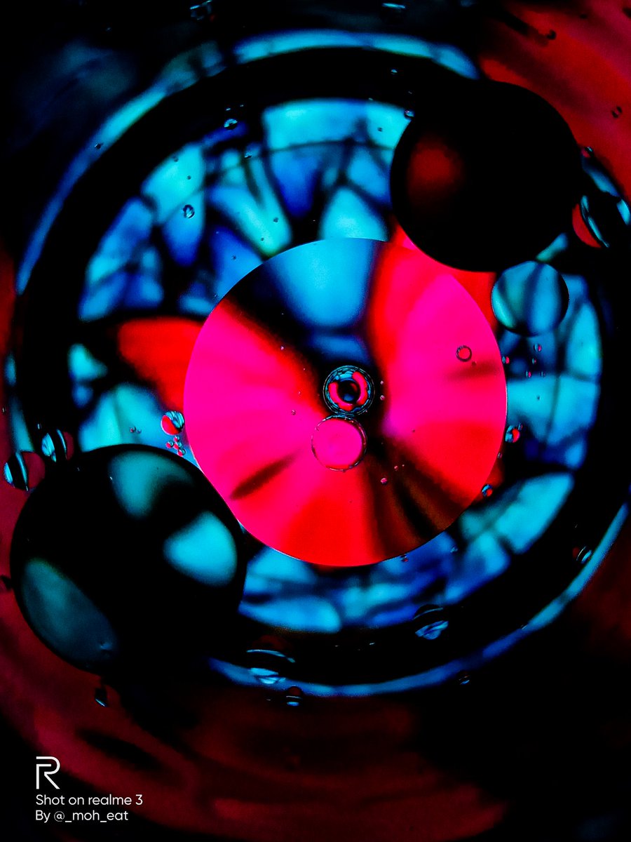 mohieetvro's tweet photo. My atoms love your atom, it's chemistry.
PS-: I captured it without lense..... I think Realme lense is better to capture macro shots it doesn't need any other external lense to capture.
#shotonrealme #ordinaryyetextraordinary
@MadhavSheth1 @realmemobiles @FrancisRealme https://t.co/86UtBHfOnt