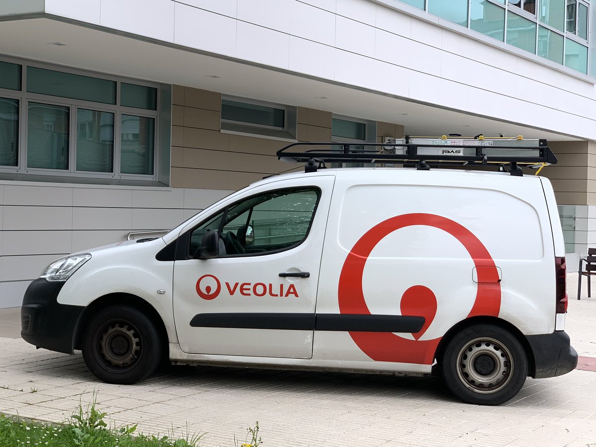 Svelt_spain's tweet photo. Las empresas de instalación eligen nuestra escalera multiusos de aluminio #Escalisima para equipar a sus operarios en  los trabajos en altura. #Gracias #Veolia https://t.co/Byah0IRB78