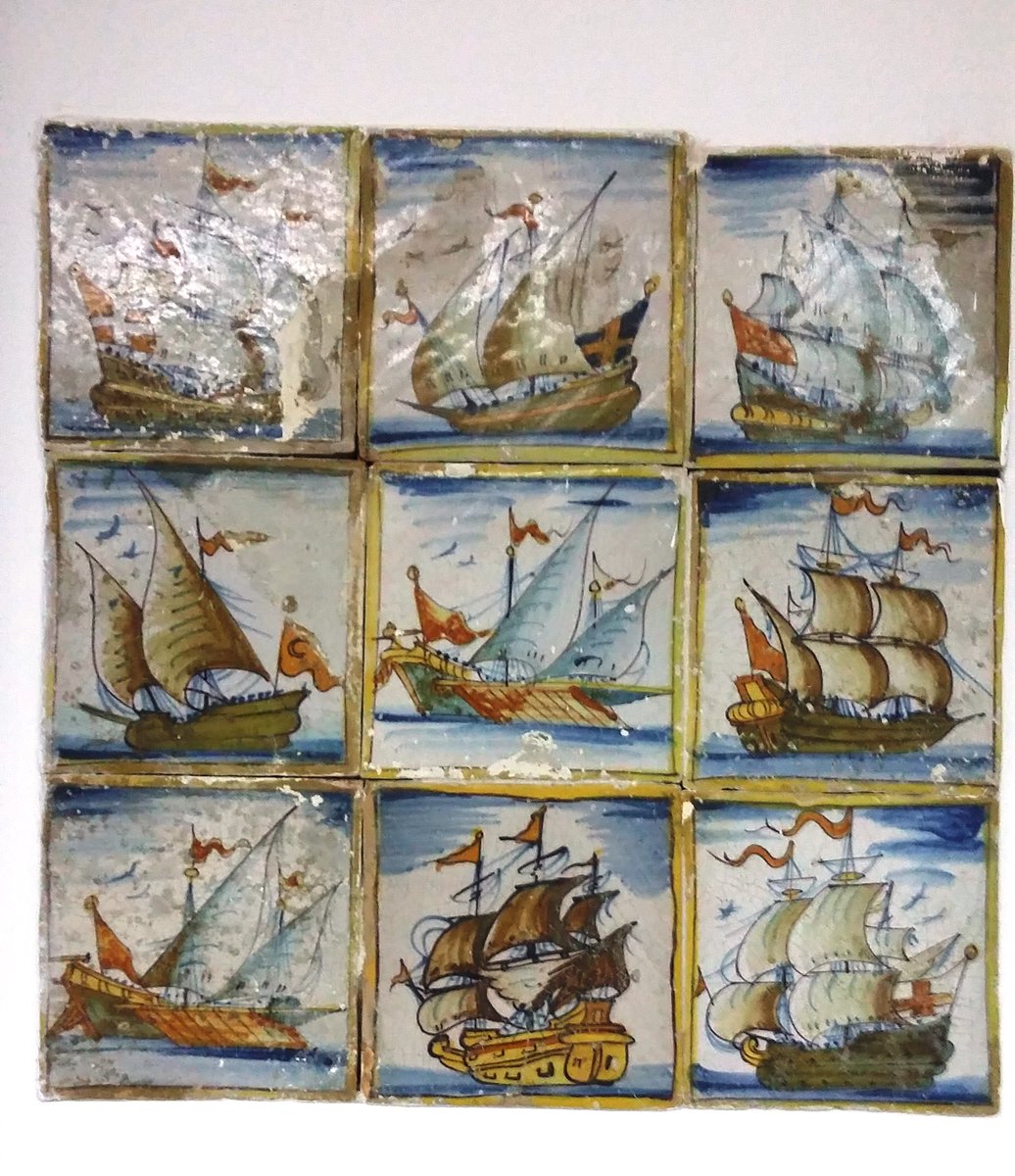 MuseuArenysMar's tweet photo. Els #pirates utilitzaven el #xabec per a la seva velocitat en els seus atacs. Podeu veure aquest vaixell en aquestes rajoles https://t.co/ZwXplZjAXh Aviat la podreu veure al #museu #arenysdemar Segueix aquesta #història @mhistoriacat @descobrircat https://t.co/5EZbYOlKmF