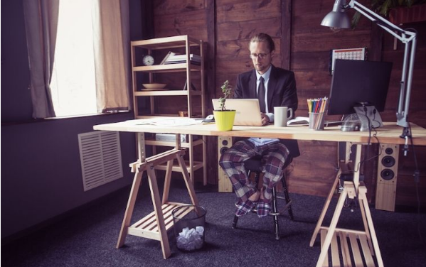 surgesouthluzon's tweet image. Working from home as we see it seems to be so comfortable, but enjoying too comfort sometimes  have some effect to the output.  Let me share with you this article to be always aware of  the circumstances. #freelancingguide #workingworkfromhomecomfort 

lifeside.me/10-essential-t…