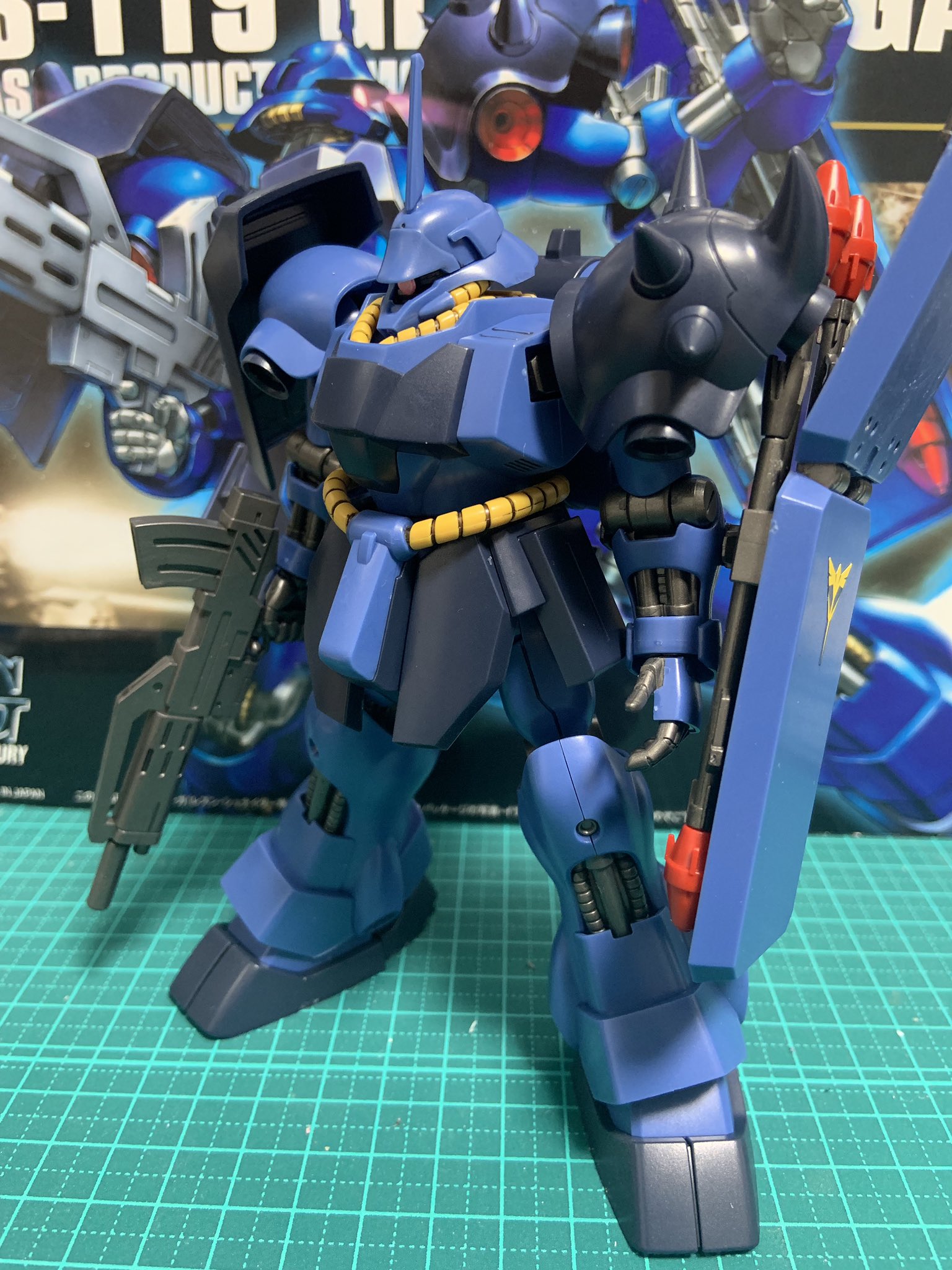 玩具王 Di Twitter ガンプラ ロンド ベルは鈴をならしてりゃいいんだよ でお馴染み Hgucギラドーガ レズン シュナイダー専用機 一般機との違いはライフルと左手が平手くらいですね ギラドーガは良キット W T Co Hc3xh65dse Twitter
