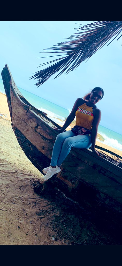 KarisRian's tweet photo. RidyB outchea runnin round these Cape Coast Streetz..getting inspiration for my next masterpiece...stay tuned! 🙋🏾‍♀️💯🇧🇴💪🏿🙅🏿‍♀️🎧😍#Africa #Ghana #CapeCoast #newartist #RidyB #newmusic2020  #SkybooMusik #CoronaLockdown  #RealityCheck #Tallybo #blessedintheMotherland https://t.co/TqoLIznp2G