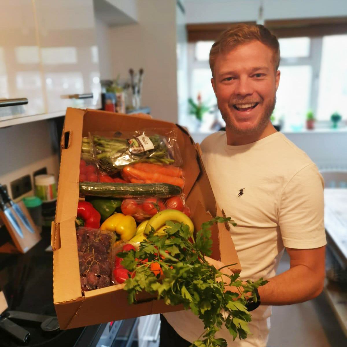 wearethirdway's tweet photo. This week weโre sending HRVSTfoods fruit and vegetable boxes to our whole team โ theyโre super healthy & packed full of vitamins, minerals and antioxidants to boost immunity. We thought weโd make life a little easier #makelifework #wellnesswednesday #employeewellbeing https://t.co/lGNlhQJfQT