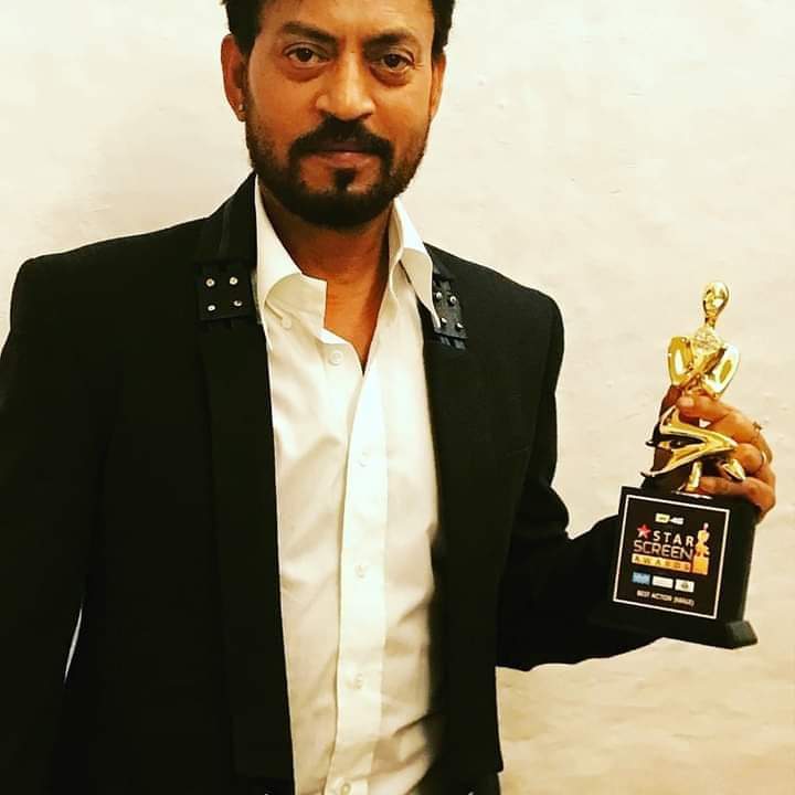 GaigoleAkshay's tweet photo. कुछ ख़बरें तोड़ देती है, झकझोर देती है.. कुछ से न आप मिले होते हैं न कोई राबता होता है फिर भी उनका जाना दिल तोड़ देता। इरफ़ान ख़ान आप य��ी कर गए। https://t.co/Sib7ODwZnB