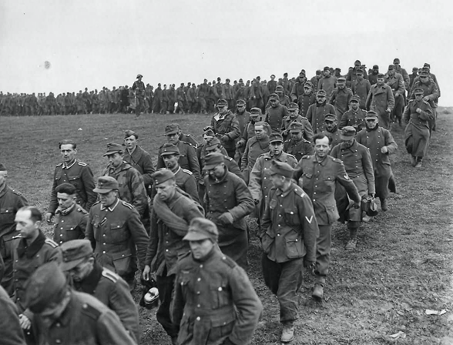 generalMaczek's tweet photo. 📆 27-28 kwietnia 1945 / #1DPKalendarium

Szlak rewanżu 1. Dywizji Pancernej gen. Maczka. Ciężkie walki pod Bolingen

➡️ https://t.co/AiB1LAaLsg https://t.co/Jq9eg8e460