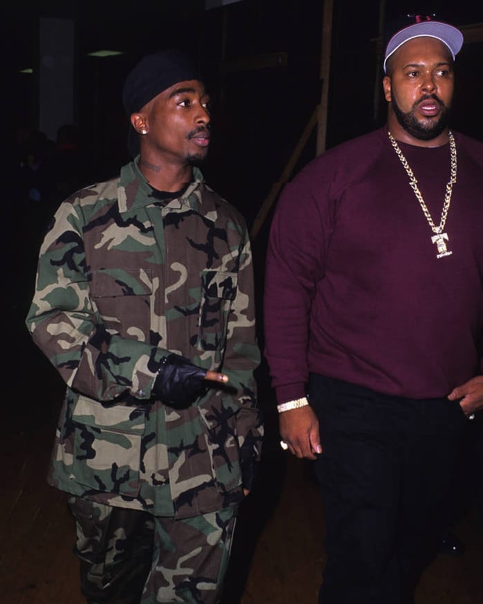 RaquelShakur's tweet photo. El 29 de marzo de 1996, Tupac asistió a la décima edición anual de los Premios Soul Train en Shrinela, Los Ángeles, California. Ganó el premio al "Mejor álbum de rap". Aquí fue donde Tupac y Suge se enfrentaron a P. Daddy y Biggie, hubo un altercado entre Death Row y BadBoy. https://t.co/QaAsvHynVS