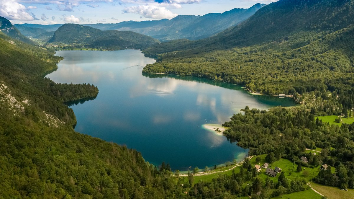 travel_slovenia tweet picture