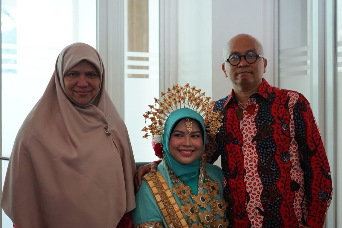 maman1965's tweet photo. Sampai kapan pun, kamu tetap “anak kecilku”... https://t.co/9fdBWp7I3s