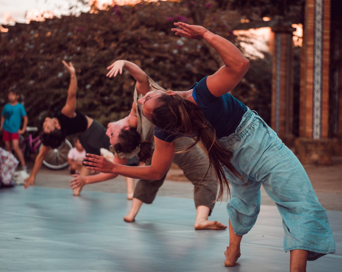 transmutafest's tweet photo. "Todo lo que necesitamos ahora es bailar".

Desde Emergentes nos sumamos a la iniciativa #ComunidaDeScena en el #DíaInternacionalDeLaDanza.

¡Os queremos ver pronto de vuelta, compañer@s!

#DíaDeLaDanza
#MairenaDelAlcor https://t.co/vjgAzqYoNk