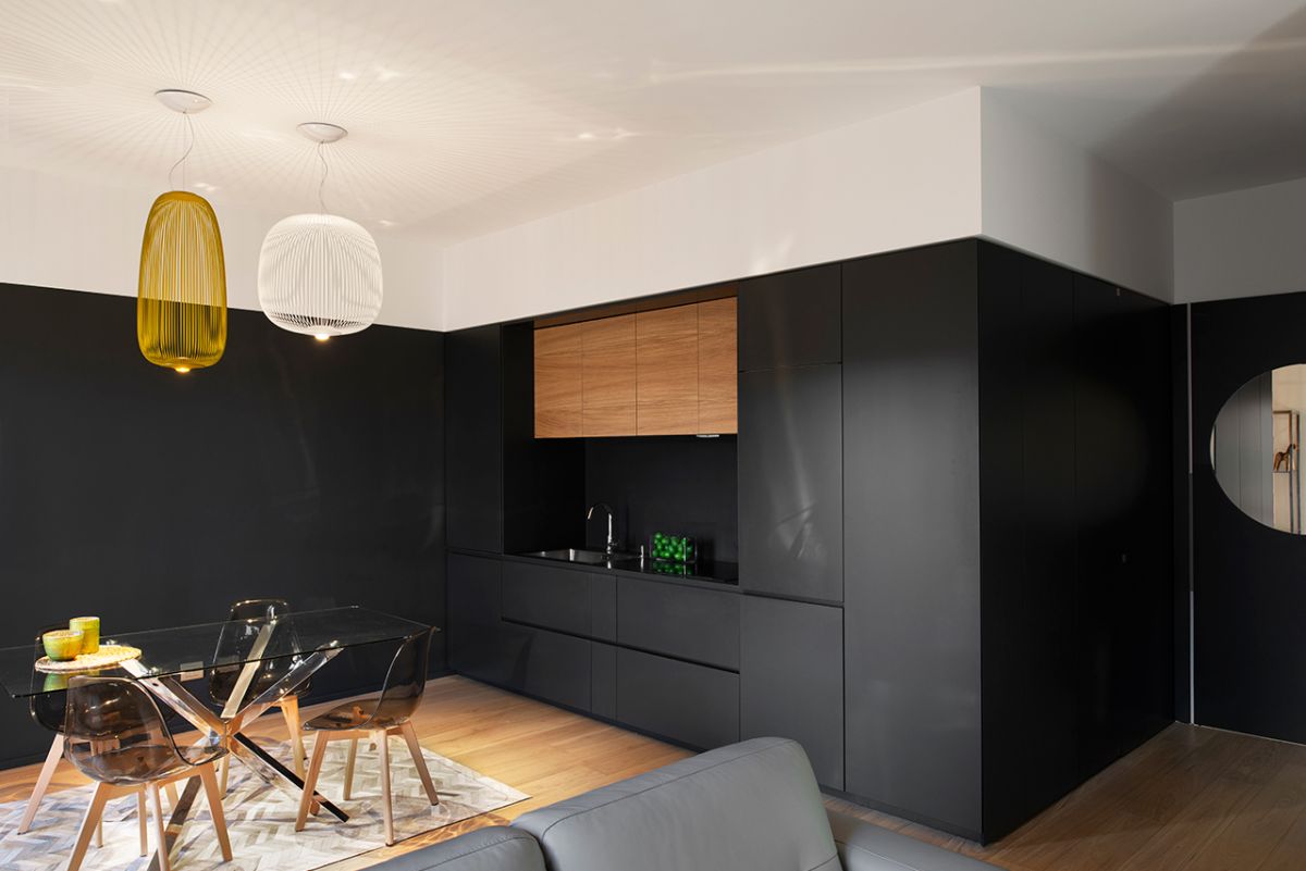 homeditcom's tweet photo. This Modern Italian Apartment Overlooks an Old-Style Italian Piazza https://t.co/FOPdncMLaE @AvantGardeGC https://t.co/AWOqBMP7Li