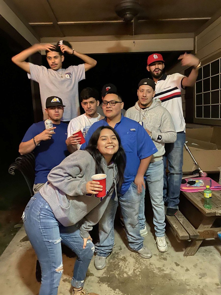 erikxaa_'s tweet photo. Its 4 am & I feel like sharing these pics w some of the best people to party with 🤪 #omars19 #alphasdoitbetter https://t.co/XeOecDkAOE