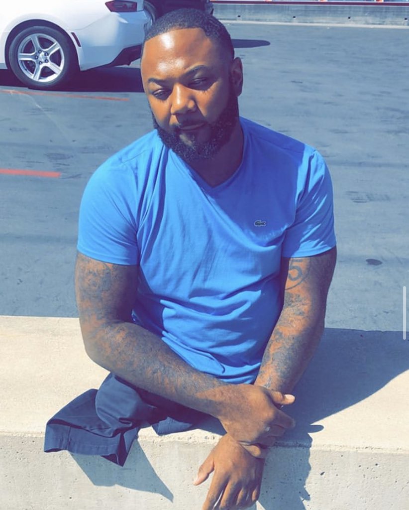only1roddy's tweet photo. I can’t even go to sleep rn they done took ah legend out dis world. Da family hurt rn💔but we know you wouldn’t want us sad. You forever missed🕊🖤 https://t.co/XIbAJGm3QD