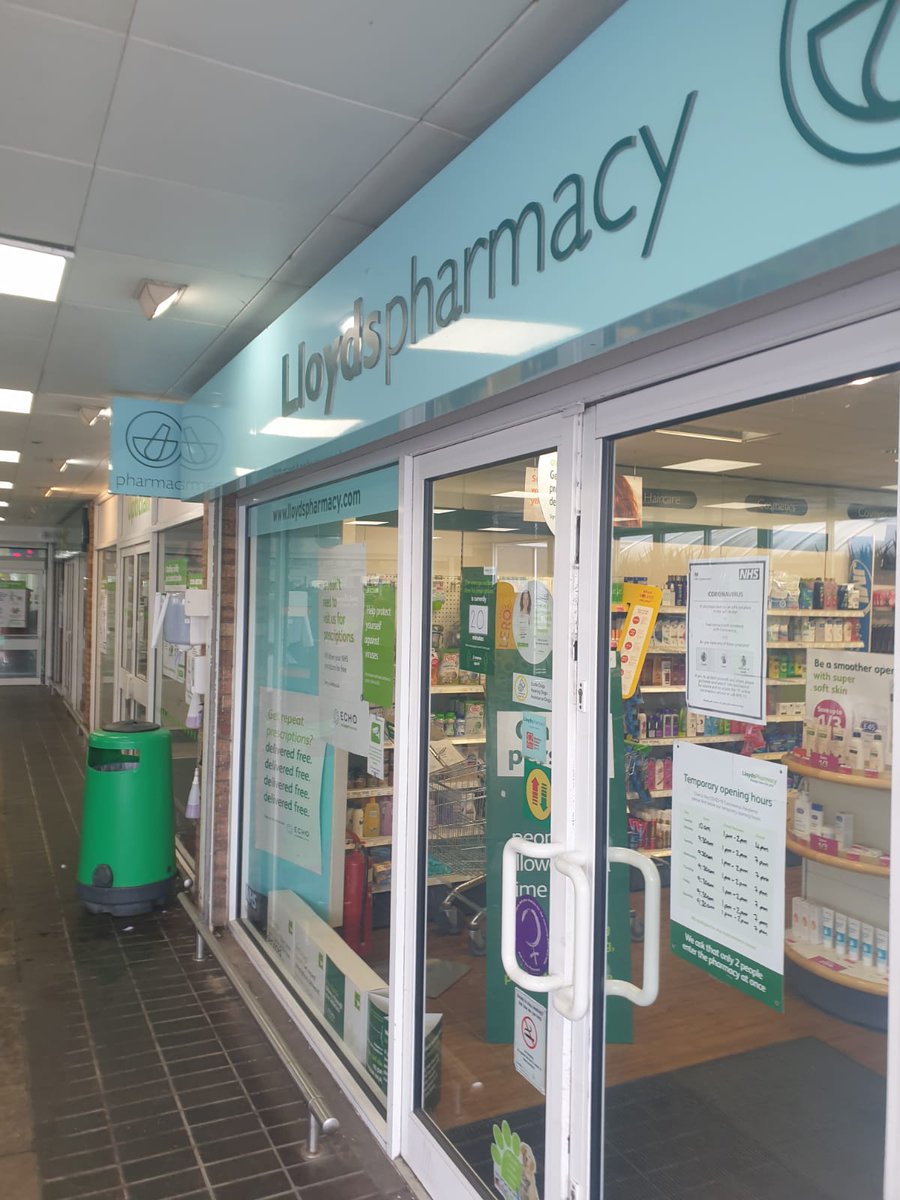 HumbersideFire's tweet photo. Prescription and medication delivery  continues in #NorthLincs supporting #vulnerable and #isolated people during #COVID19 #StayAtHomeSaveLives #TogetherWeCan #ProtectTheNHS #lockdown #support #safety Always there when people need us #protect https://t.co/d9neDtcQSf