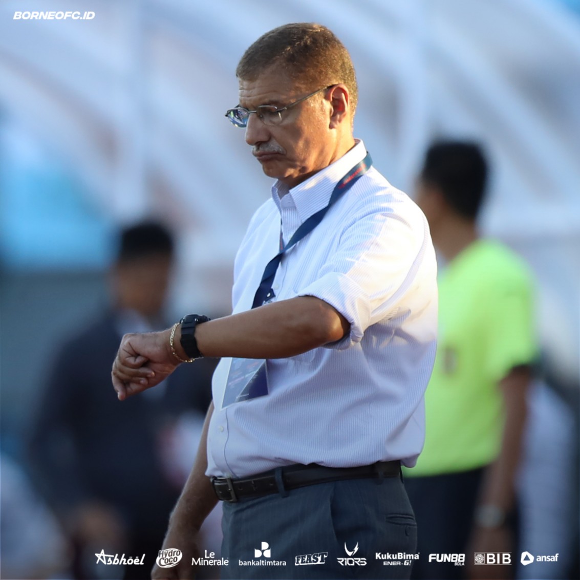 BorneoSMR's tweet photo. Buka Puasa Kurang Brapa Menit Wal?
#kaSIXmanyala #ThisIsSamarinda #Fun88Bola #KukuBima #Ansaf #Riors #Feast #Bankaltimtara #LeMinerale #HydroCoco #BIB #Asbhoel https://t.co/ICQs1Zvgti