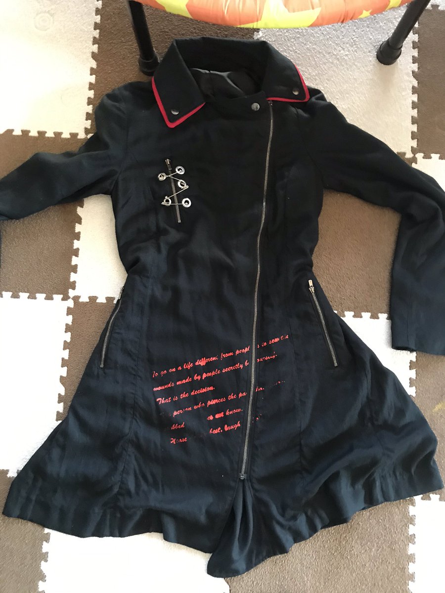 S O S 如月 風佳 Pa Twitter あの軍服風 英語の文字印刷したよ 大人っぽく 1ミリでもいいなと思ったらいいね 1ミリでもいいなと思ったらrt リメイク オリジナルブランド ミリタリー風 ヴィジュアル系ファッションが好きな人と繋がりたい ヴィジュアル系