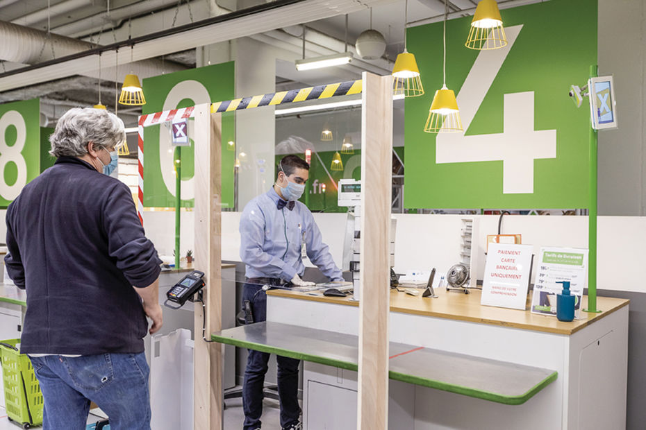 #Deconfinement La réouverture des magasins impose de réviser les parcours client pour tenir compte des risques sanitaires. LSA liste les 6 points critiques et les façons de les gérer =>lsa-conso.fr/deconfinement-…