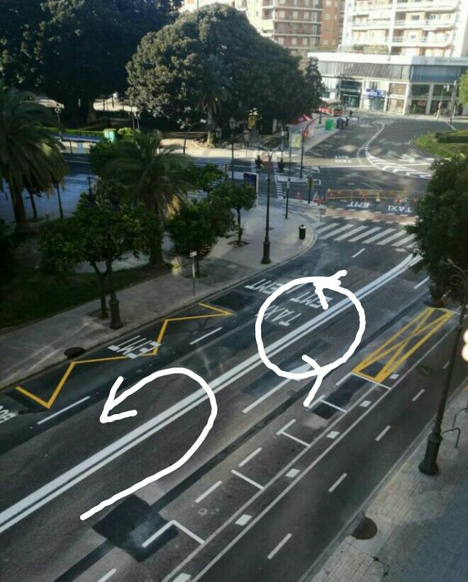 JacoboNavarro's tweet photo. Con un giro a la izquierda y una rotonda de indiferencia, el alcalde @joanribo dibuja su #ValenciaVacía perfecta en la C/ Colón. Los valencianos sobramos #SinDiálogo #SinVecinos #SinDemocracia #Despotismo #AEscondidas
#ConNocturnidadYAlevosía
#PolíticaDeHechosConsumados #COVID19 https://t.co/CGqHIZDwAS