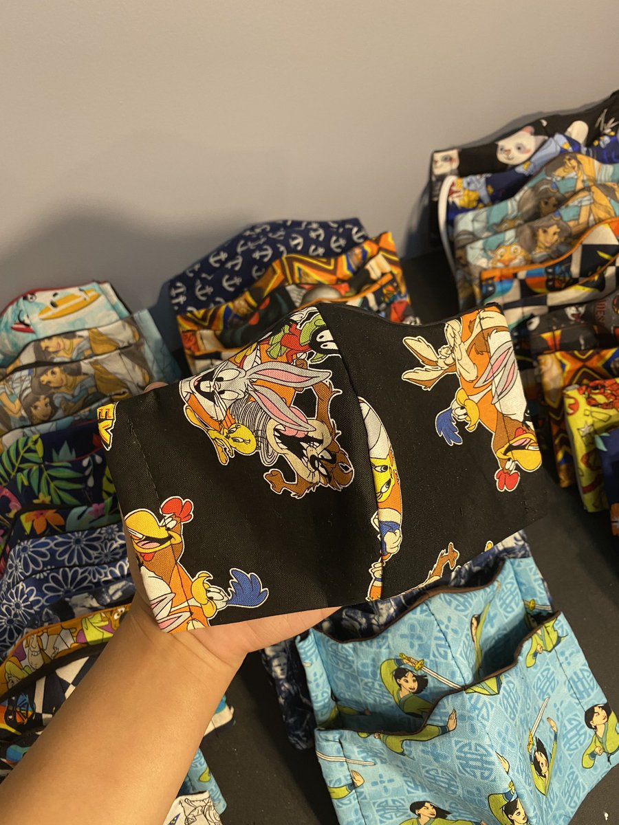 perez__paola's tweet photo. Los que me conocen saben que me dedico hacer ropa para hombres y mujeres. Pero la necesidad me llevo hacer mascarillas en tela.
Tienen filtro, precios varían desde $7.50-$10.00 .
Hago envíos a PR y EU.
Tengo muchísimas telas a elegir. 
Hago para niños y adultos. https://t.co/3QDzC4amtp