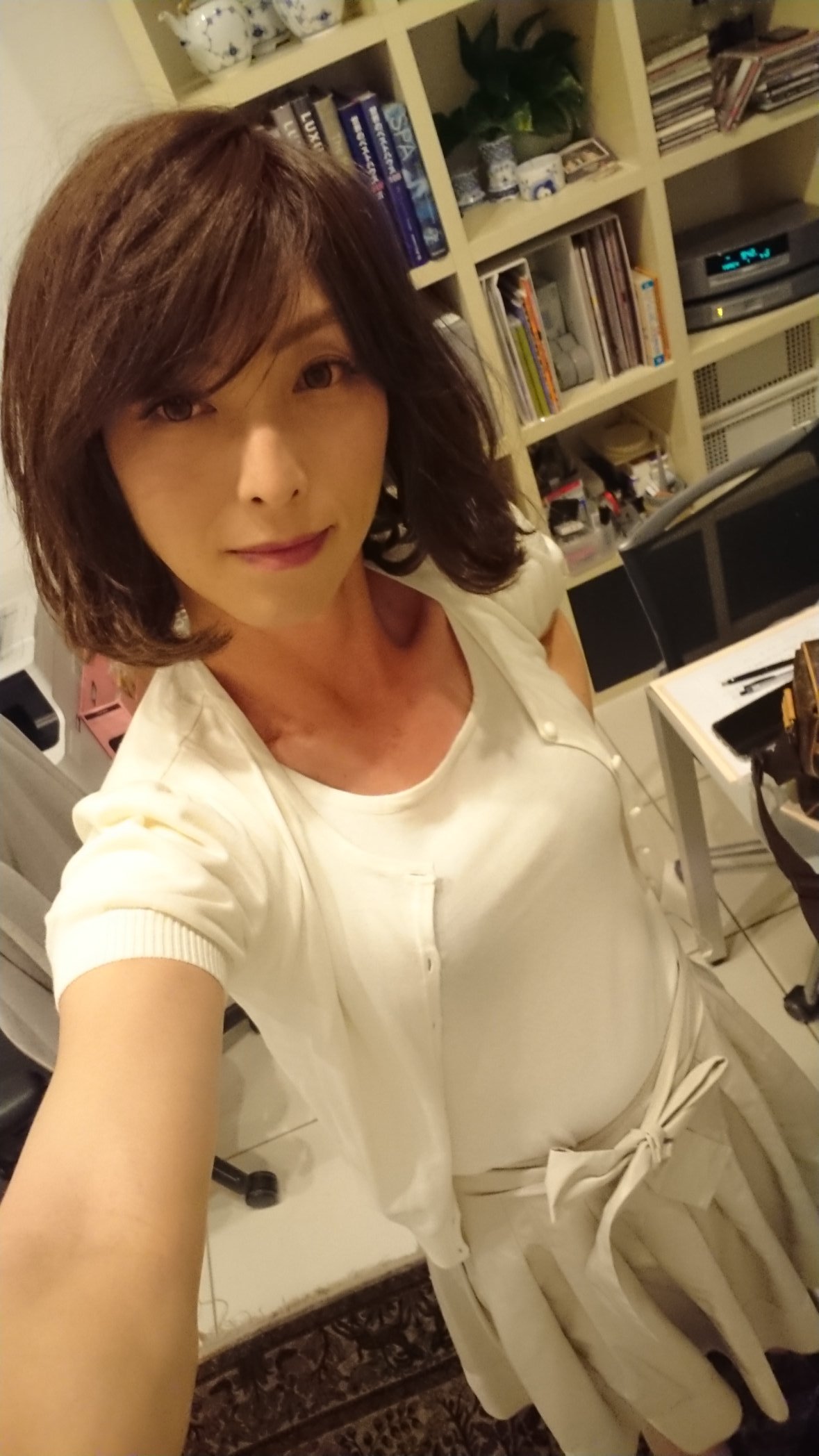 熟女と女装子  / X