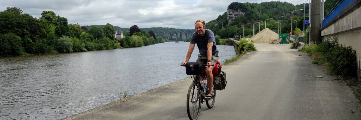 Hikeandcycle's tweet photo. De nieuwe Route van de Week doorkruist België en loopt langs de Maas en Samber. Jawel, het is het Belgisch deel van de superlangeafstandsroute EuroVelo 3! https://t.co/83FMaVS3Sr @ECFEuroVelo #eurovelo @belgietoerisme https://t.co/Avy7NPjkZP