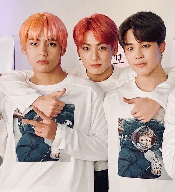 purplesansh1ne's tweet photo. #BTSinItaly #ItalyneedsBTS https://t.co/Mwr9LoKH9U