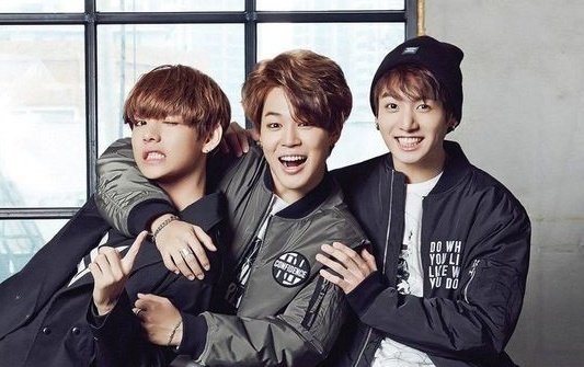 purplesansh1ne's tweet photo. #BTSinItaly #ItalyneedsBTS https://t.co/N7lgHmgPHw