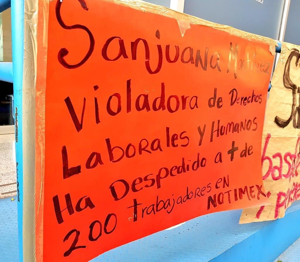 Sutnotimex's tweet photo. Día 69 de #huelga en @Notimex ⏳

Nos mantenemos en defensa de nuestros derechos, por lo que no podemos ser parte del #QuedateEnLaCasa, ante negativa de la directora @SanjuanaNotimex para resolver el conflicto laboral que generó. 

Viola laudo de #JFCA.

#FelizMiercoles
#Covid_19 https://t.co/4dxBC8bR89