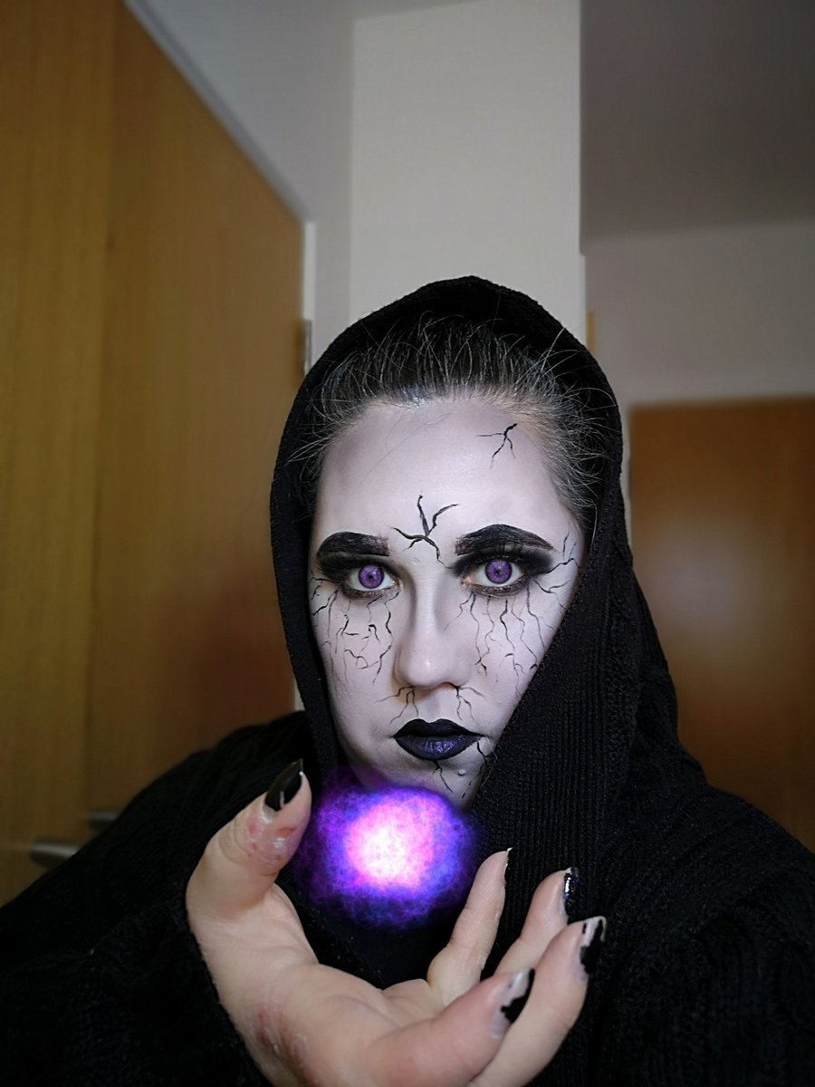 makeup_mummy17's tweet photo. Evil witch

@Snazaroo Black paint
@ObsessionLDN_ creep it real palette
@NipandFab white lightner

Eye edited

#BEAUTYBAYPRSearch #GenerationBEAUTYBAY #makeupobsessionprlist #evilwitch #makeupartist https://t.co/aUFyuG7UCh