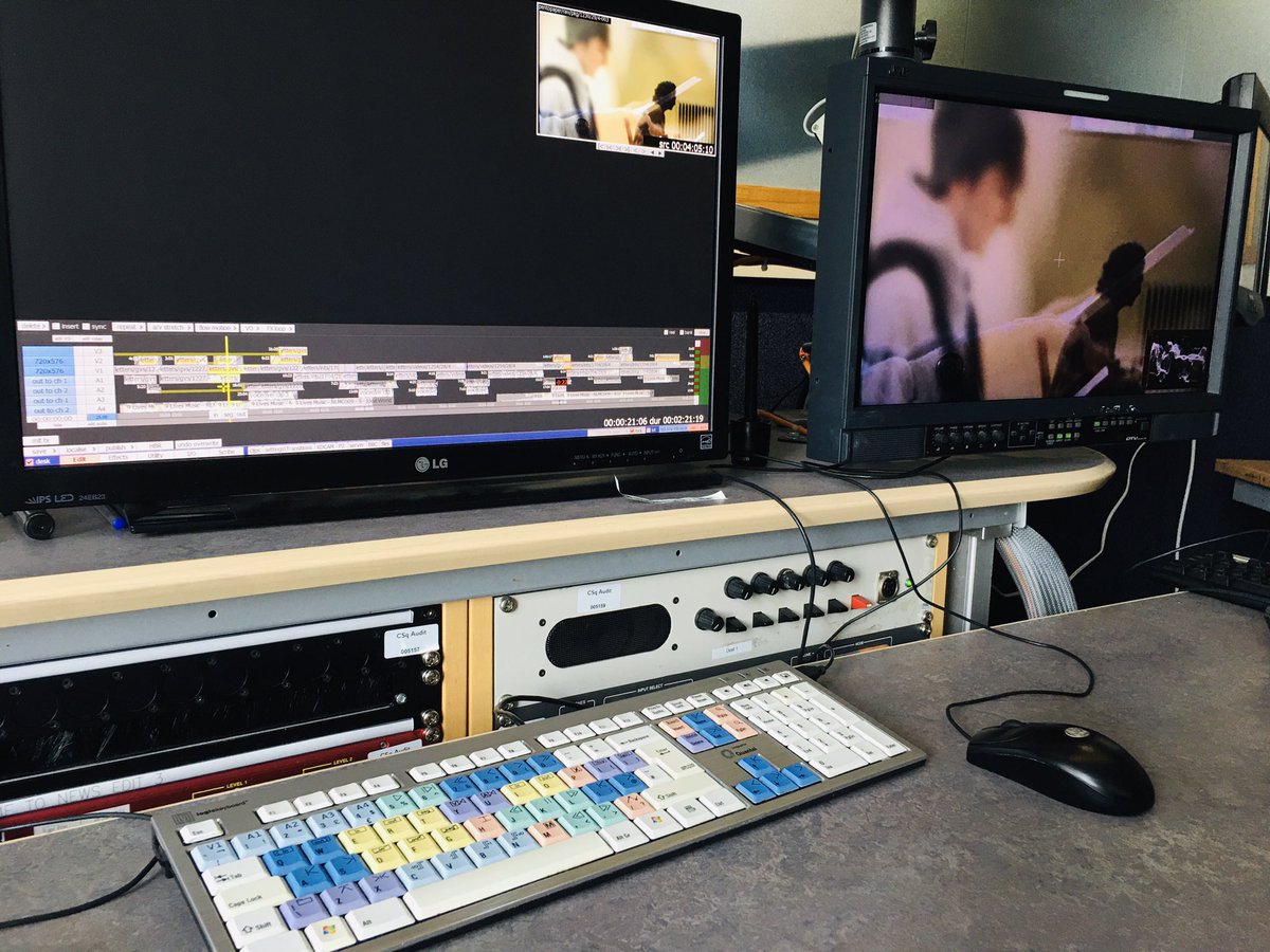 Just putting the finishing touches to my piece for <a href="/BBCWalesToday/">BBC Wales Today</a> on the <a href="/wearefio/">Fio</a> #FioPen2PaperChallenge. It’s all about writing letters to tell the stories of life in lockdown. More at 6:30