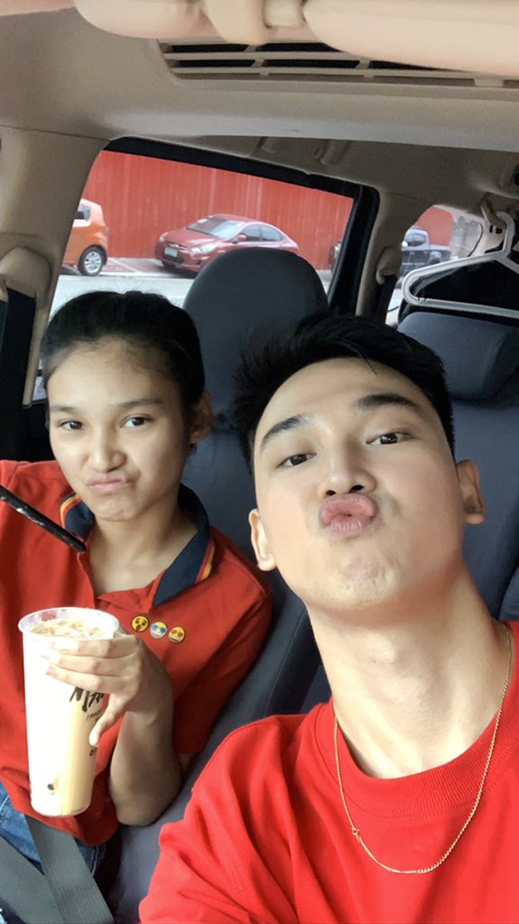 skyquizon's tweet photo. nabudol pa ako ng milk tea!!!! akala ko ikaw manlilibre!!!! https://t.co/iILcYPvXbU