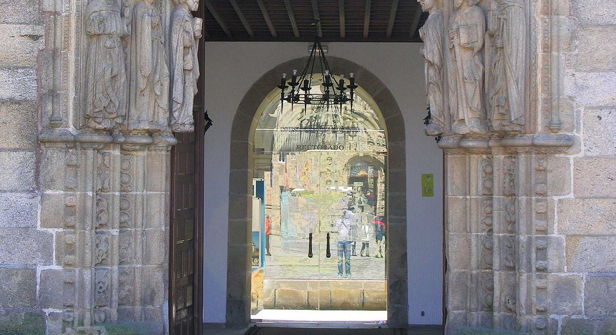 UNIVERSIDADES - El rector valora la posibilidad de una evaluación discontinua que se limite a los momentos en que funcione el campus virtual ▶️ #AsíTampoucoUSC