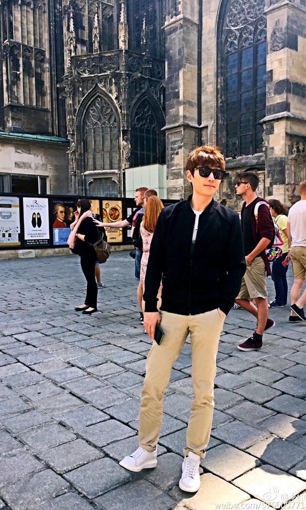 Wenella X Zhuyilong Tb July 16 Zhuyilong In Prague To Wrap Up The Filming Of The Rhapsody Of A Summer Dream 朱一龙 朱一龍 夏梦狂诗曲 柯泽