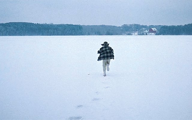 #21 - Fargo des frères Coen (1996)Jerry, vendeur de voitures, contacte deux petits escrocs pour leur demande d'enlever sa femme dont le père est un richissime homme d'affaires. Les deux truands s'empêtrent quelque peu mais réussissent leur kidnapping. L'un d'eux commence...