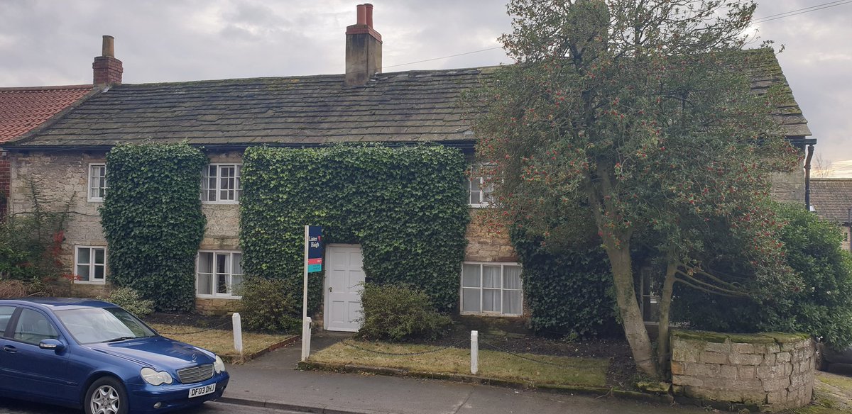 Darran_PDS's tweet photo. We are renovating this beautiful old farmhouse, some parts of which are more then 300 years old! https://t.co/zTGLGjrHTH