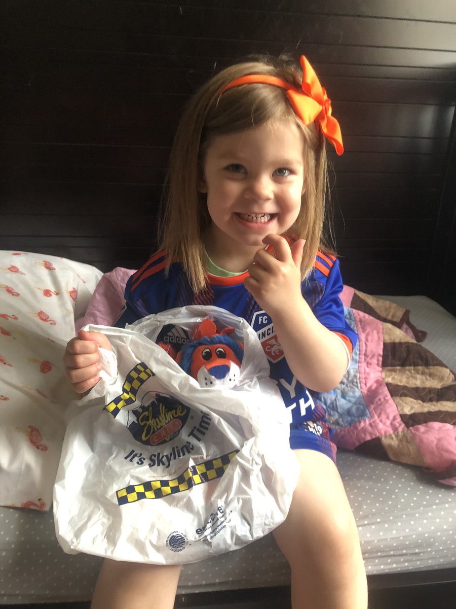 Tonka__Truck's tweet image. @fccincinnati @Skyline_Chili Skyline Time! ⚽️🔷🔶 #SkylineScavengerHunt