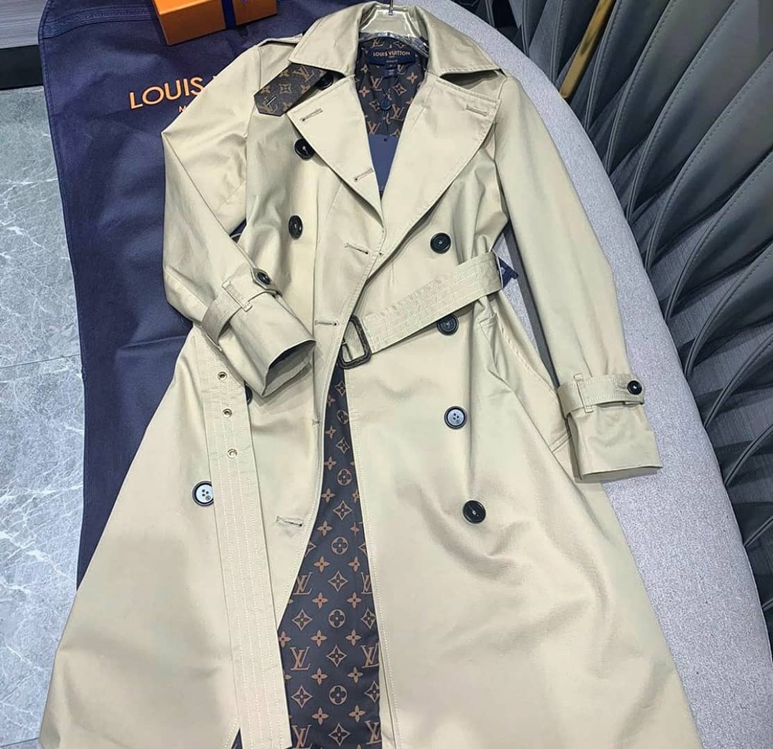 plug_miss's tweet image. 🧡 LV TRENCH COATS 🧡
 -
ALL SIZES AVAILABLE 📶
VARIETY OF DIFFERENT COLOURS 🌈
BANK TRANSFER &amp;amp; PAYPAL 💷
DM FOR INFO &amp;amp; TO ORDER 📲
24/7 REPLIES 🛂
-
#Givenchy #designer #prada #rep #clone #copy #stoneisland #Louboutin #mcqueen #mulberry #fendi  #louisvuitton #gucci #dior