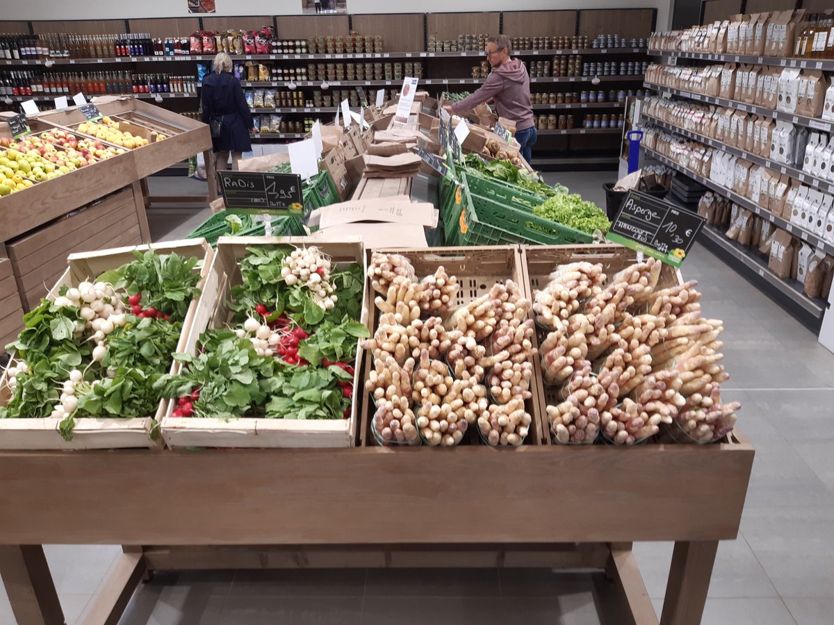 EspritFermier's tweet photo. Radis, asperges, oignons et navets nouveaux, rhubarbe, choux fleur , salades : les légumes de printemps arrivent ! https://t.co/hnJieqBoOK