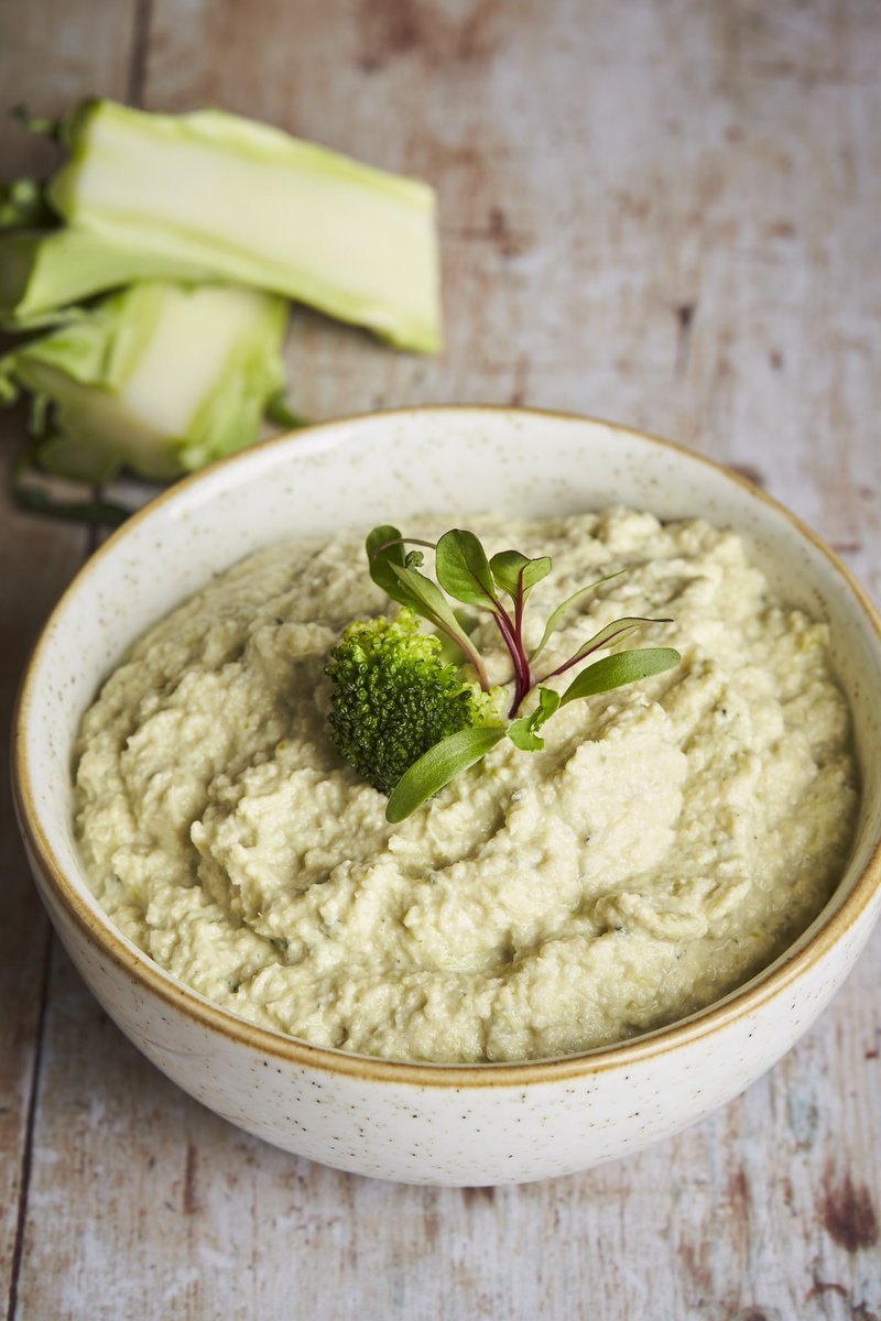 Vadischef's tweet image. @_StopFoodWaste_ @compassgroupuk remember everything can usually be used so save your stalks for a delicious early evening dip or snack #stopfoodwaste